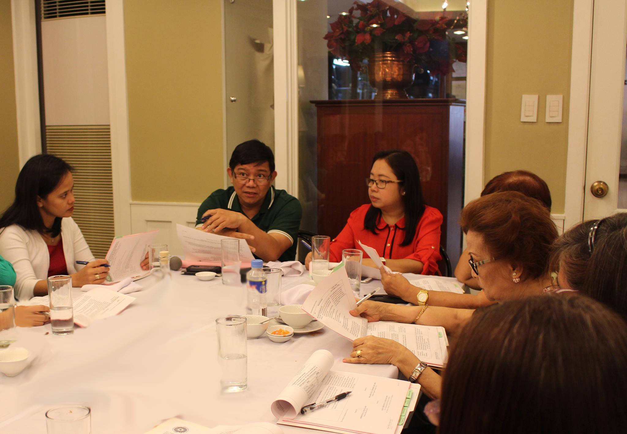 Regional Director Ariel Valencia discussing the Urban Gardening Plan