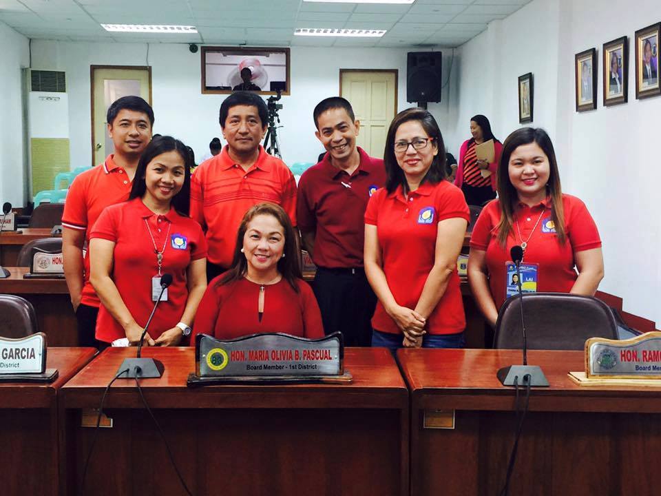 Board Member Olive Pascual (second fromleft) together with Pag-Ibig staff after session in Legislative Office.
