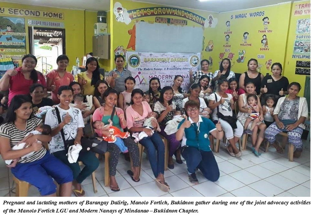 Pregnant and lactating mothers of Barangay Dalirig, Manolo Fortich, Bukidnon gather during one of the joint advocacy activities of the Manolo Fortich LGU and Modern Nanays of Mindanao – Bukidnon Chapter.