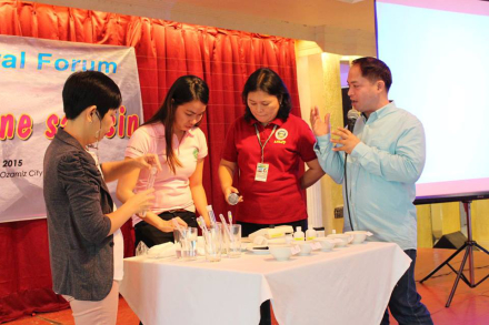 An iodine testing of the salt brought by the participants using the WYD Iodine Checker was executed by NNC X to determine whether salt sold in markets and used by establishments in Ozamiz City are adequately iodized.  (photo credit: Philippine Information Agency 10)
